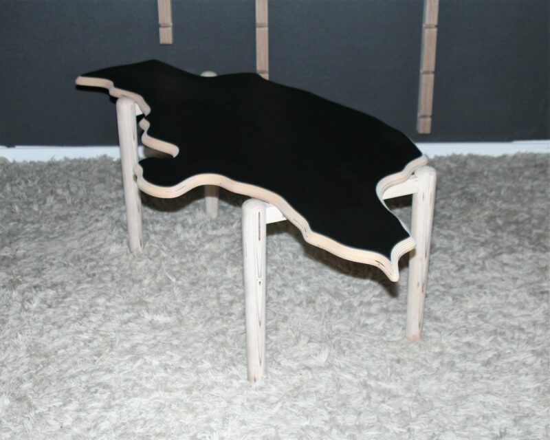 Unikt sofabord med form som Jylland, hygge, charme og sjæl til din stue. Jyllandsbordet.